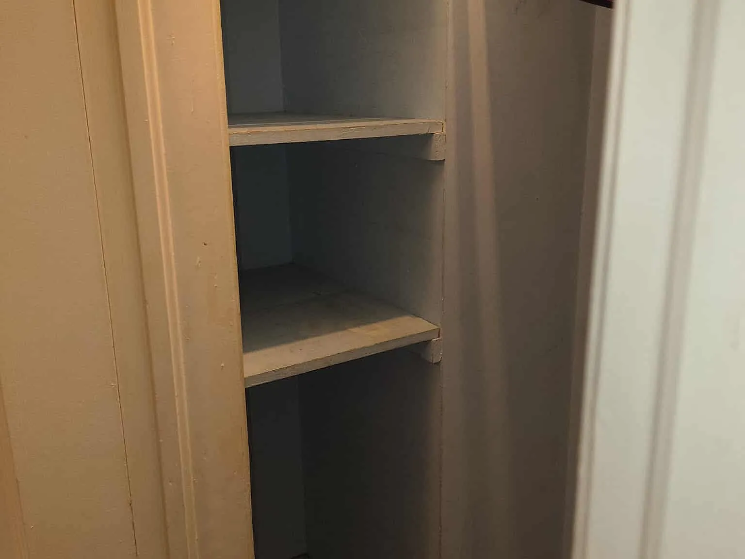 4 bed, 1.5 bath, $800 — Photo 3
