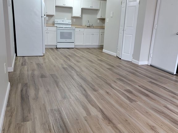 4th image of 173 Loudon Rd APT 607
