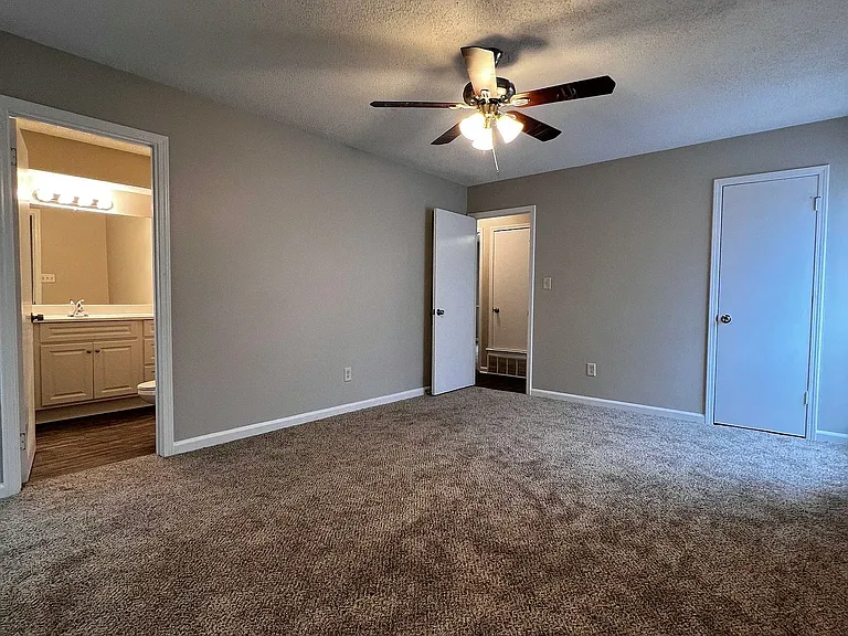 8100 Shallow Glen Trl — Photo 10