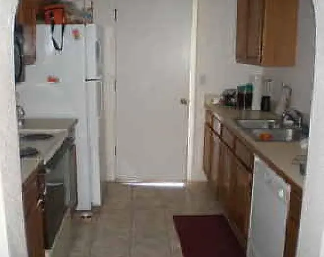 2 bed, 1100 sqft, $1,500 — Photo 2