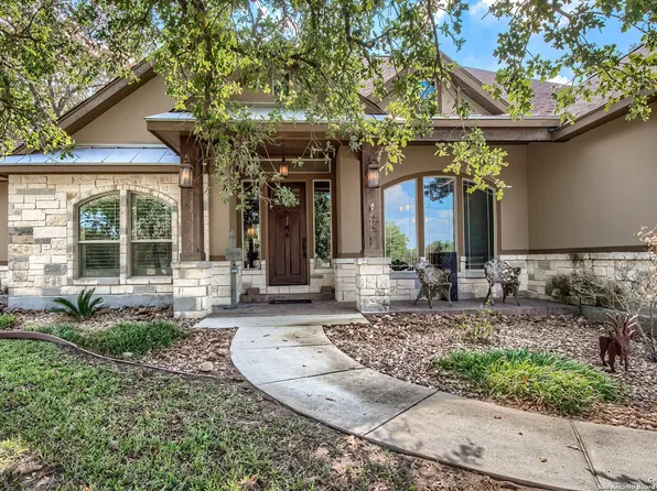 144 WOODLANDS DR, La Vernia, TX 78121