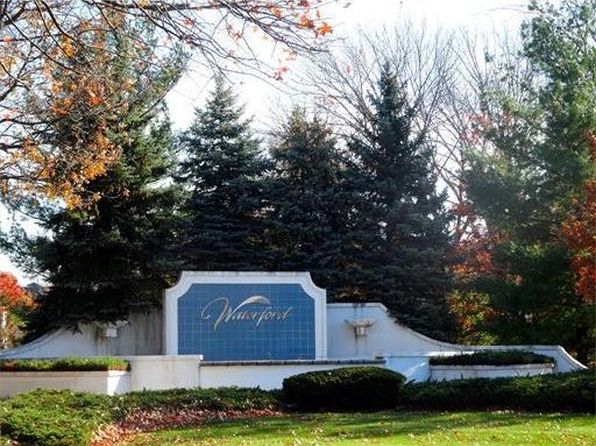 526 Waterford Dr #526