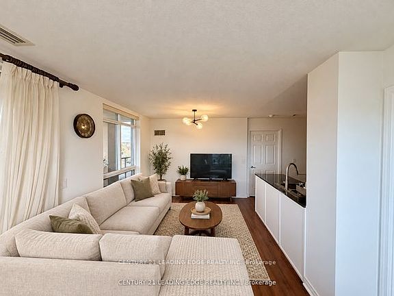 3rd image of 18 Kenaston Gdns #712