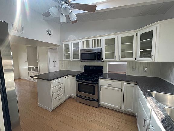 3rd image of 1520 Bryn Mawr Ave