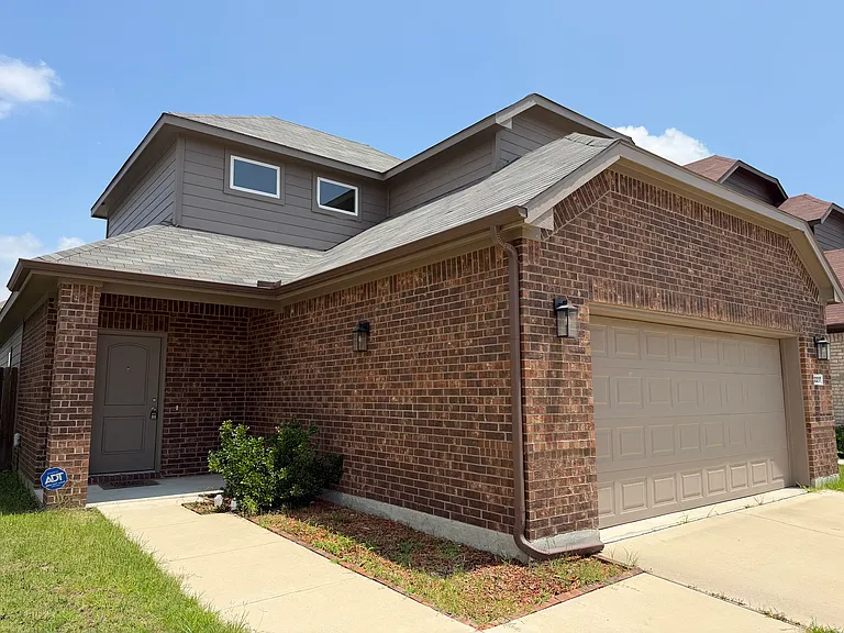 2237 Diamond Dr — Photo 2