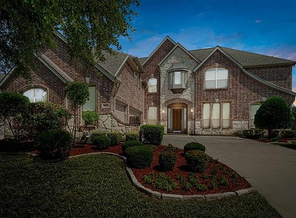 2nd image of 4444 Fairway Dr
