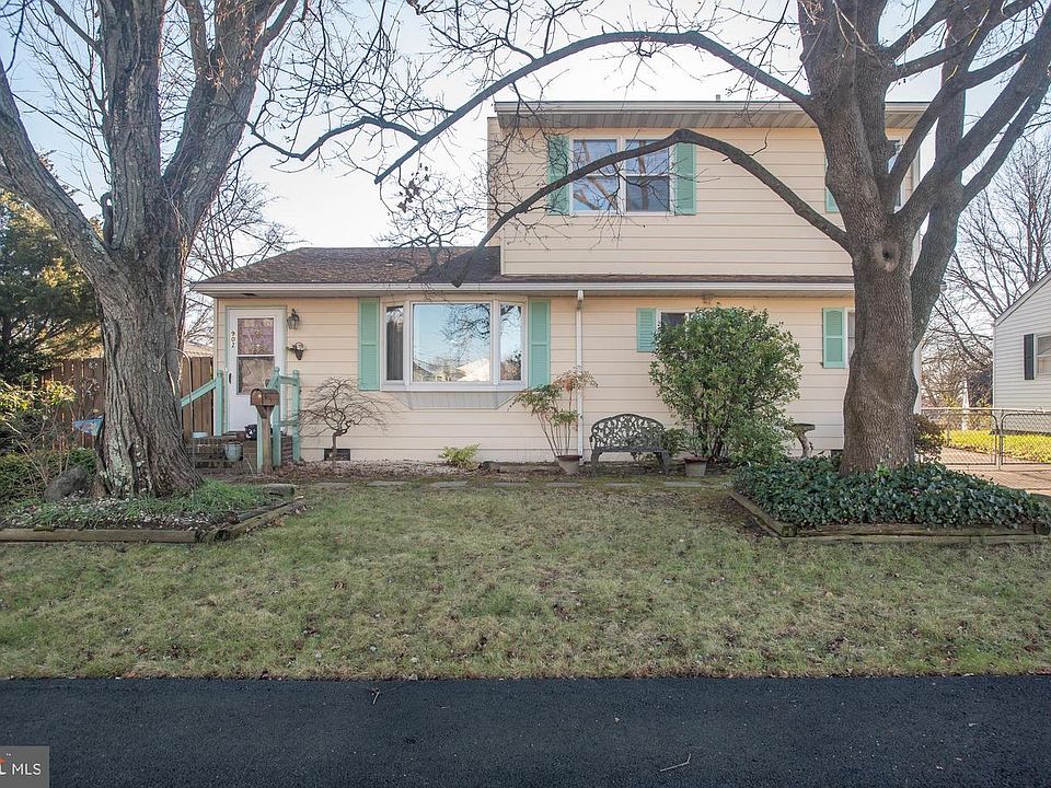 1st image of 902 Bradley Dr