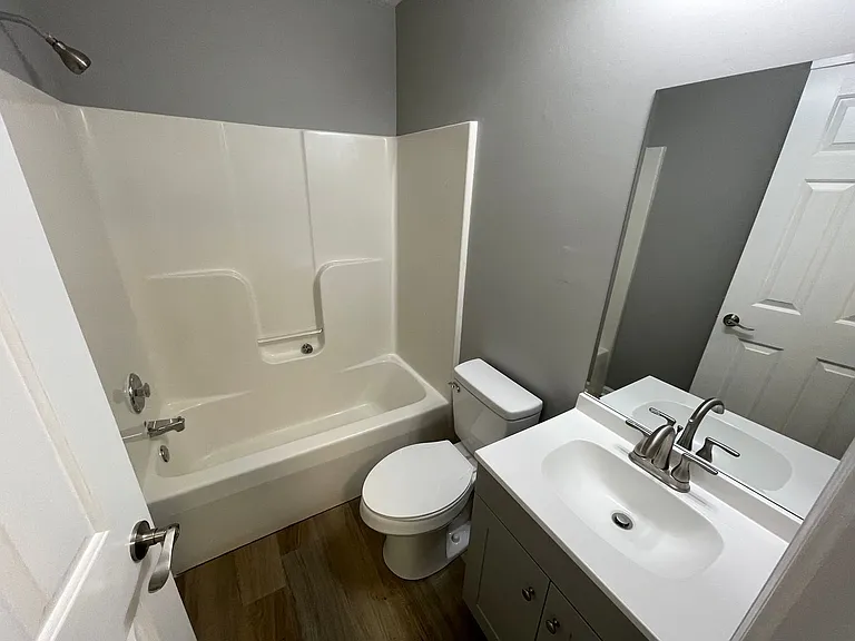 197 Woodfield Cir — Photo 9