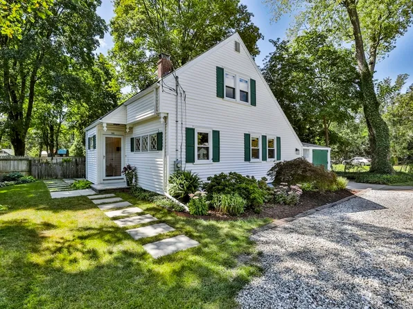 381 Willow St, Mansfield, MA 02048