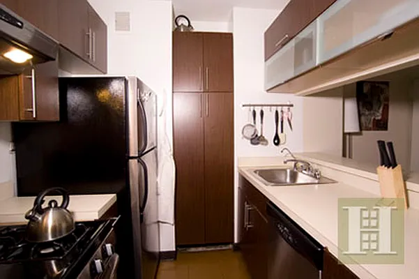 Rented by Halstead Real Estate | media 27