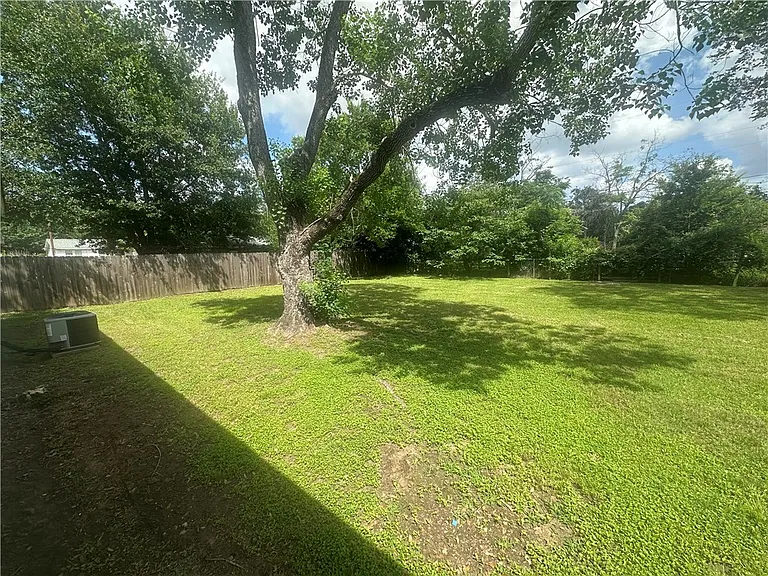2107 Woodville Rd — Photo 11