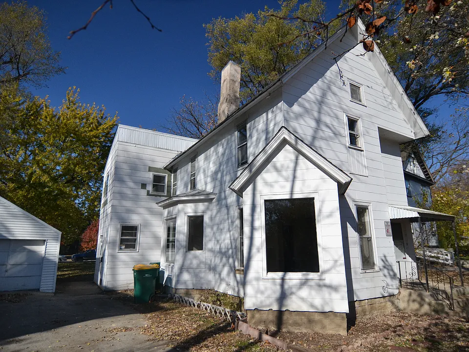 7 N Hickory St