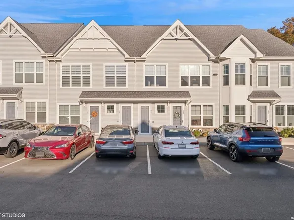 331 Emanuel Way #331, East Meadow, NY 11554