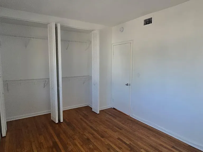 615 82nd St #1 — Photo 20