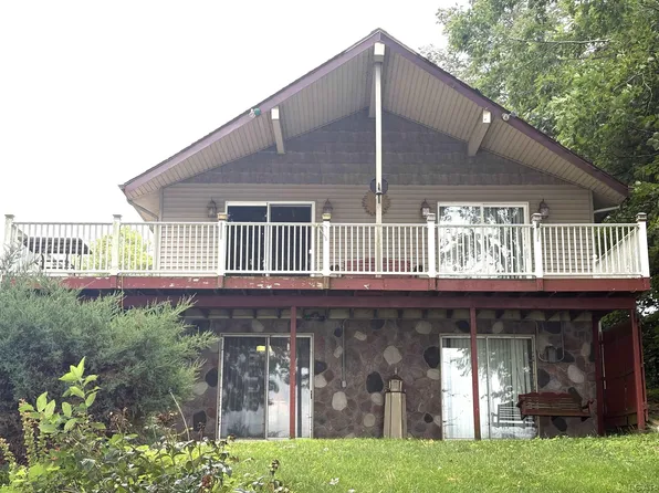 14010 Shannon Dr, Cement City, MI 49233