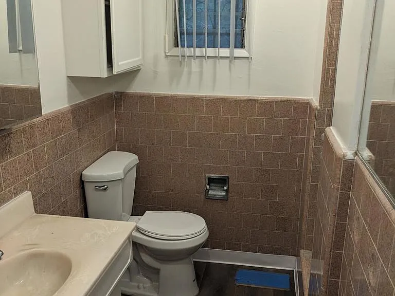 1 Waverly Dr — Photo 12