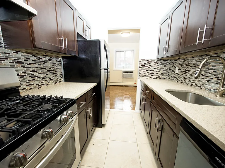 67 Lenox Rd #2B — Photo 4