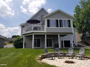 1A5 Painted Post Ln, Apple River, IL 61001