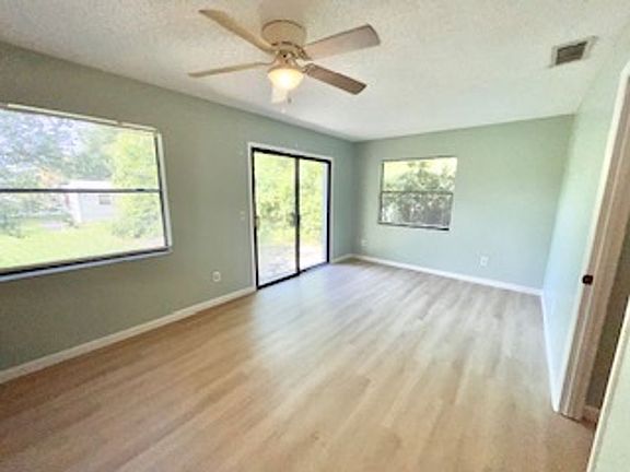 5th image of 215 Eldorado Dr