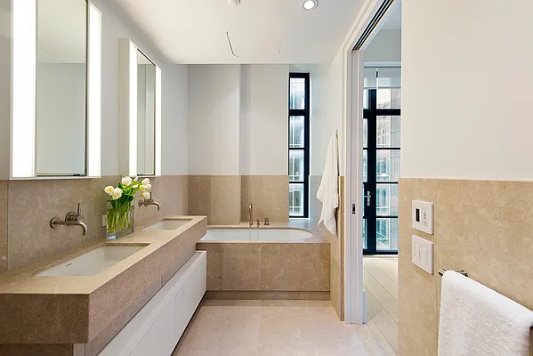 Rented by CORE | media 38