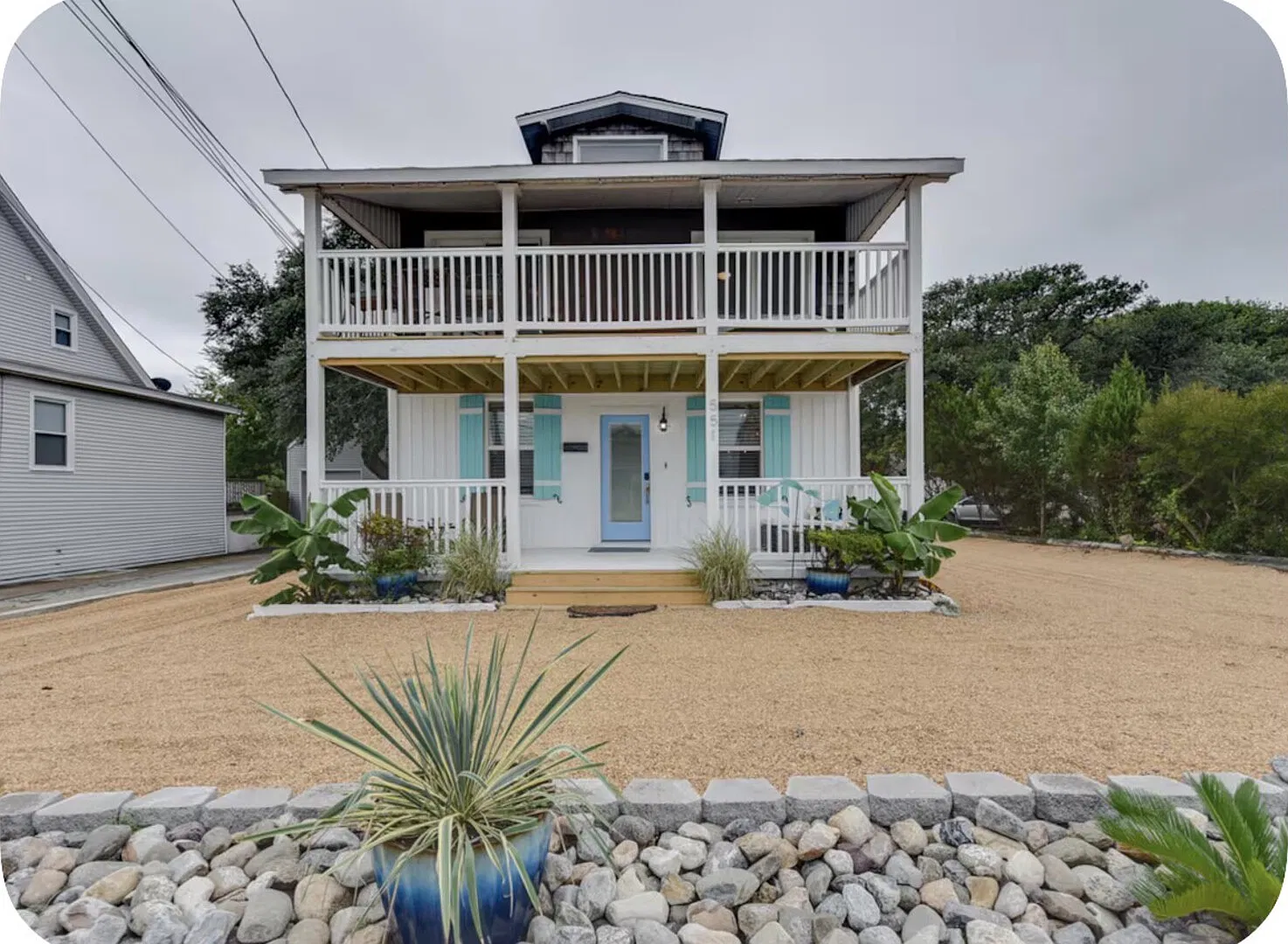 Chesapeake Bay charming cottage across from beach. — Photo 1