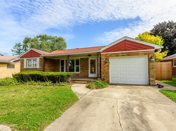 811 Macarthur Dr, Chicago Heights, IL 60411