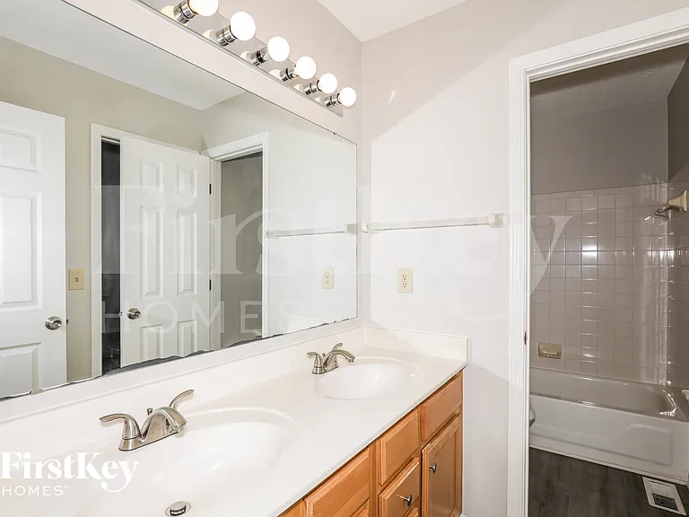 9757 Scotch Pine Ct — Photo 17