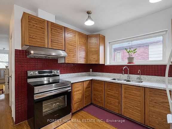 4th image of 1046 Dovercourt Rd