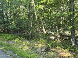 260 Seneca Dr, Milford, PA 18337