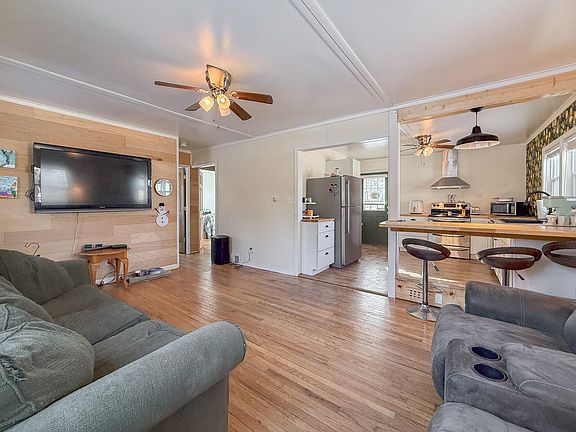 4th image of 7076 Beaver Dr