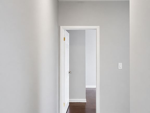 4th image of 437 Kennedy Blvd APT 24