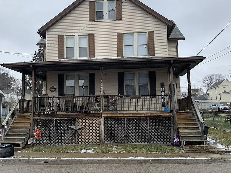 609 George St — Photo 11