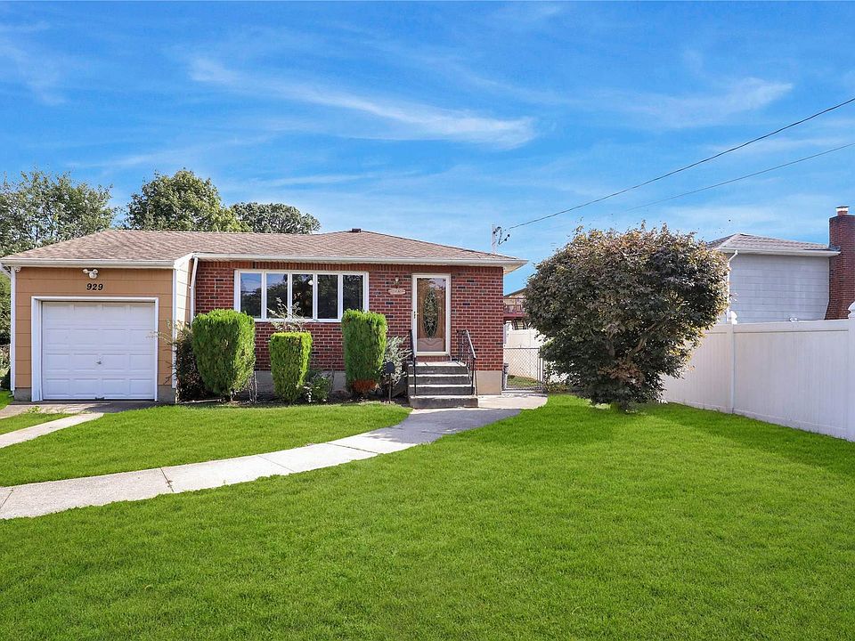 1st image of 929 Little Neck Ave