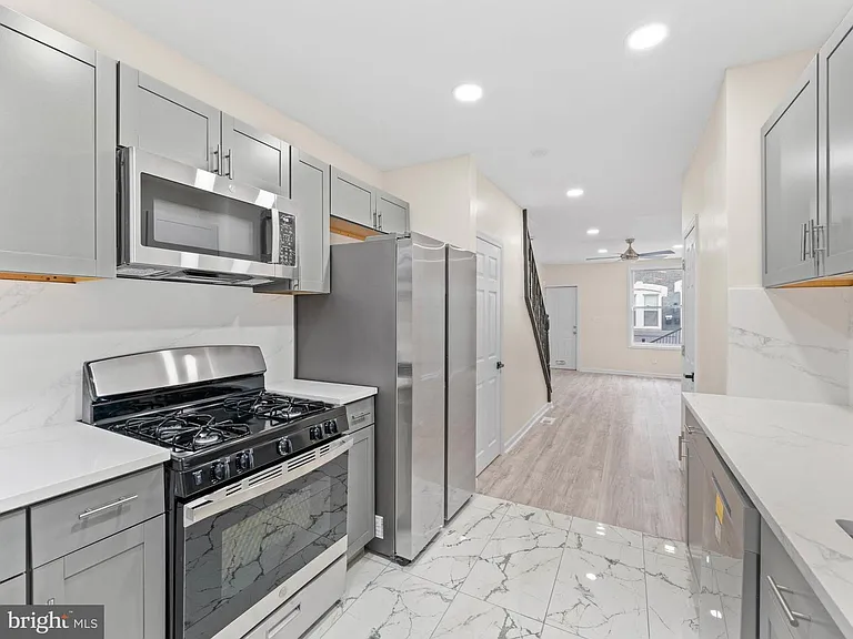 2211 Pierce St — Photo 8