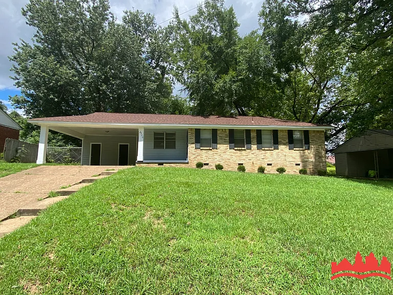 2370 Hillside Ave — Photo 1