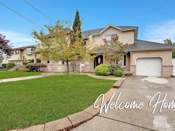 60 Crampton Ave, Woodbridge, NJ 07095