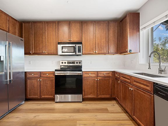 3rd image of 708 SE 15TH Street #3