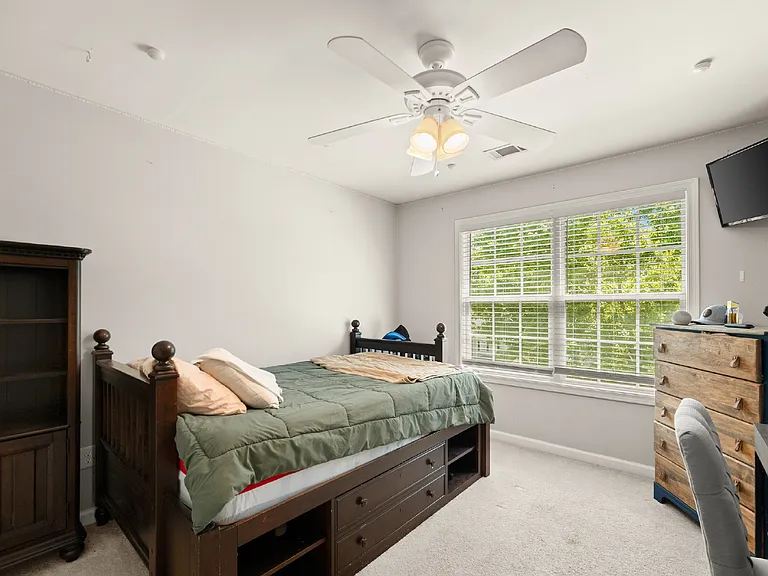 3947 Walnut Grove Way — Photo 32