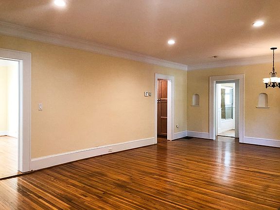 Living room/dining room