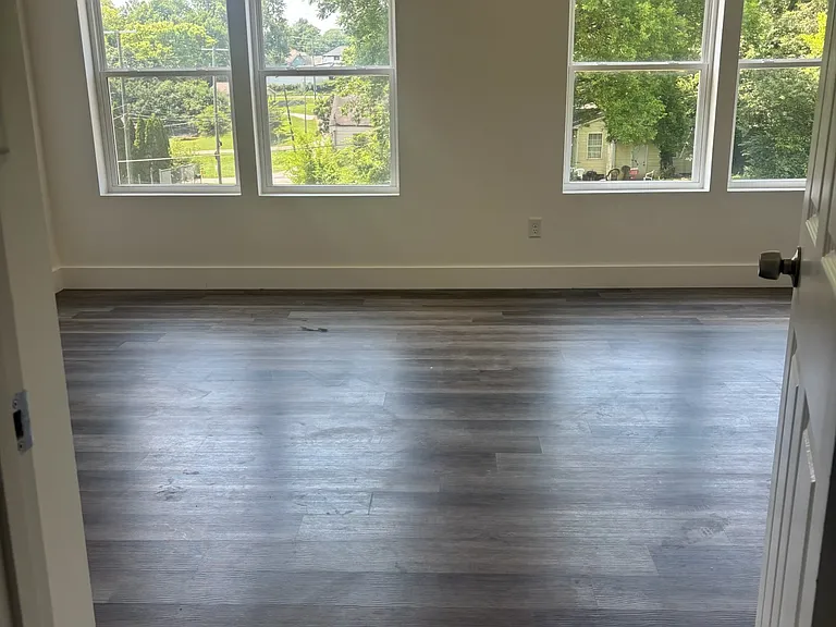 1341 W Baxter Ave — Photo 8