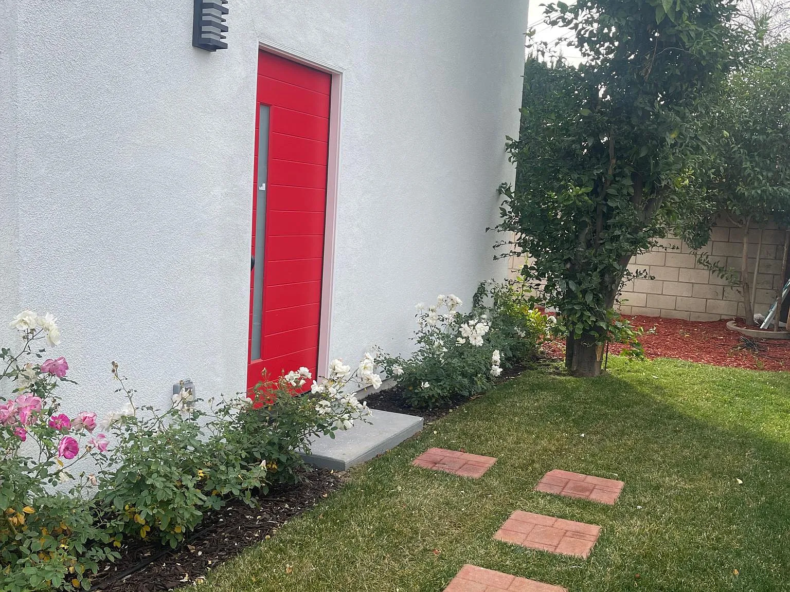 17116 Kingsbury St — Photo 2
