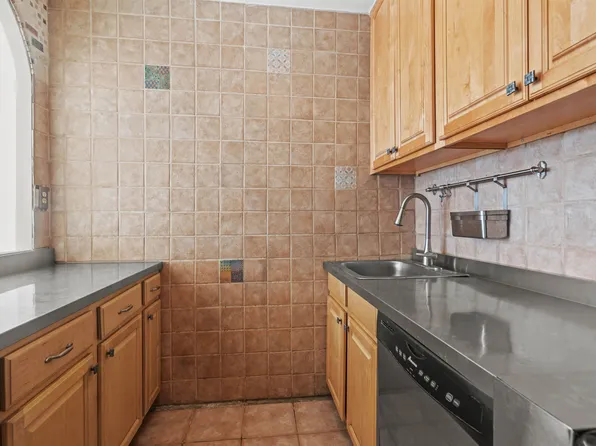 7004 Blvd East image 14 of 32