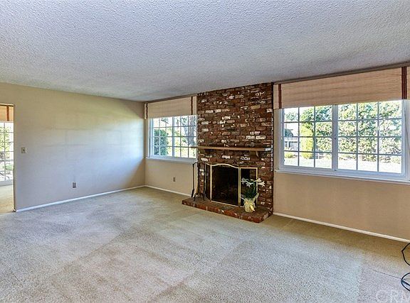 5th image of 3034 N Gayle St