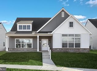 6 Grand Summit Dr, Annville, PA 17003