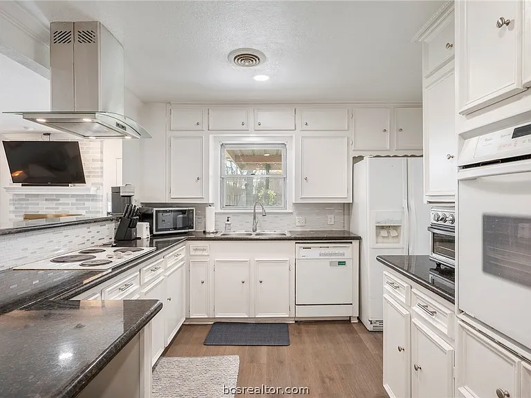 3514 Midwest Dr — Photo 6