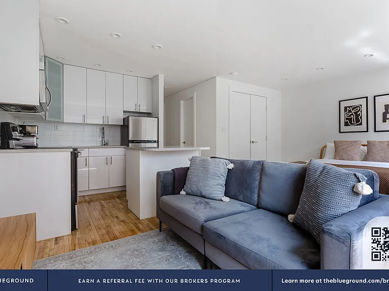 309 W 30th St #5E — Photo 4