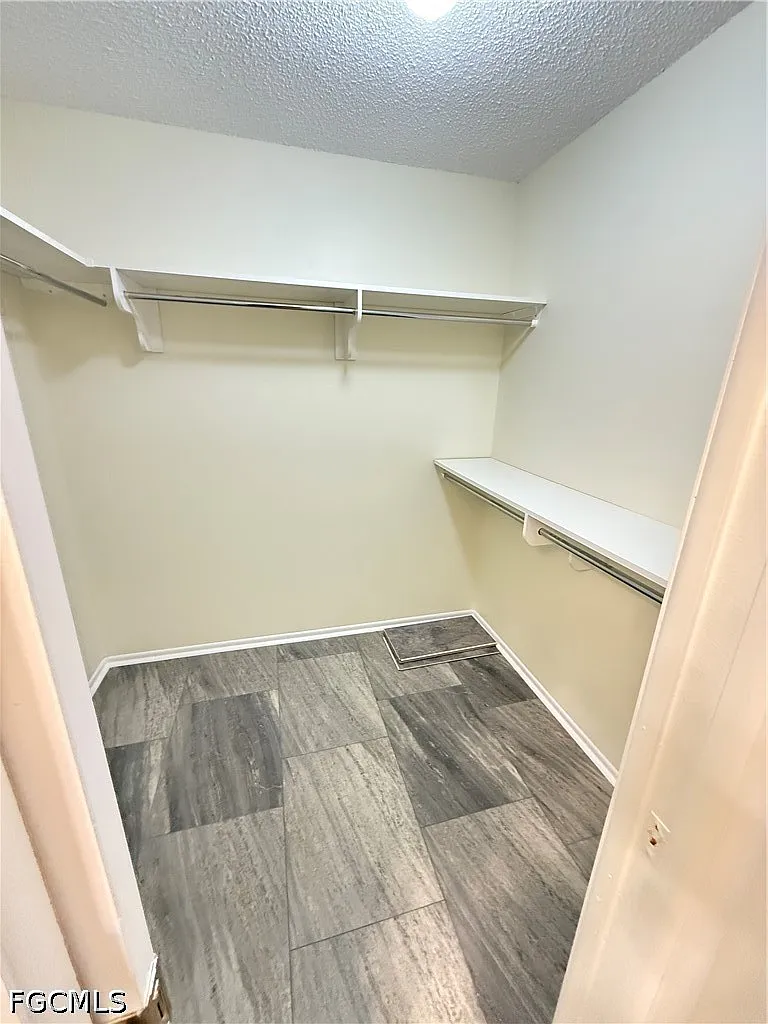 3 bed, 2.0 bath, 1076 sqft, $1,650 — Photo 4