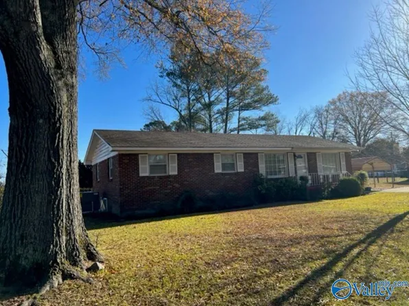1802 Smith St SW, Hartselle, AL 35640