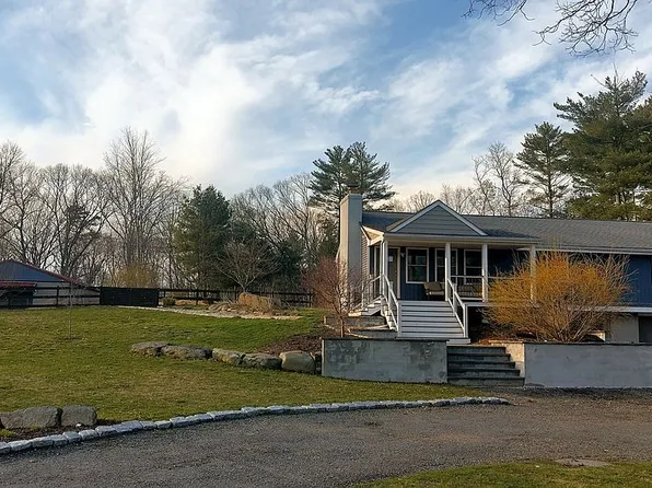 390 Read St, Seekonk, MA 02771