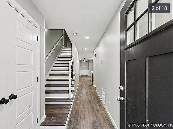 3 bed, 2.5 bath, 1657 sqft, $1,950 — Photo 2